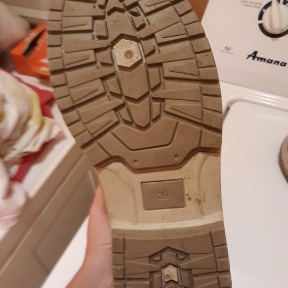 Pair of boots - Picture 4 of 4